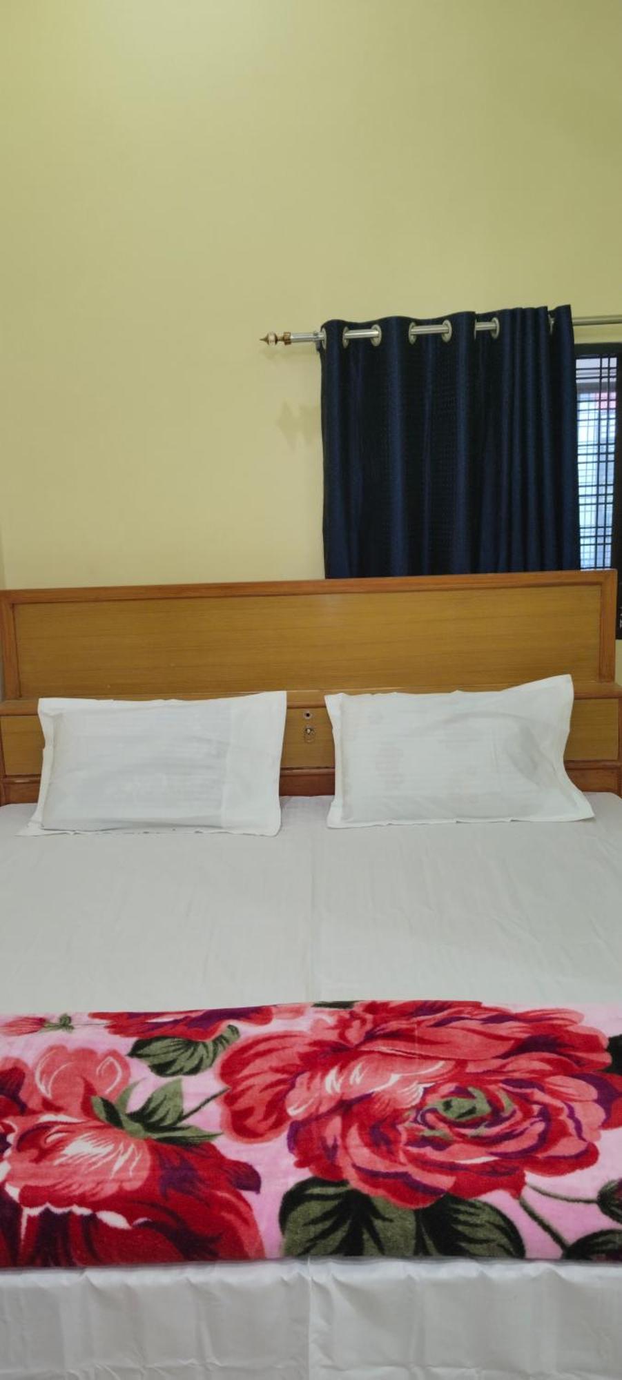 Laxmi Home Stay Ghura Bagian luar foto