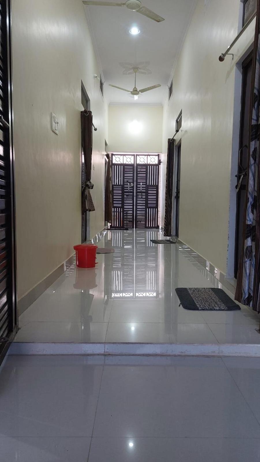 Laxmi Home Stay Ghura Bagian luar foto